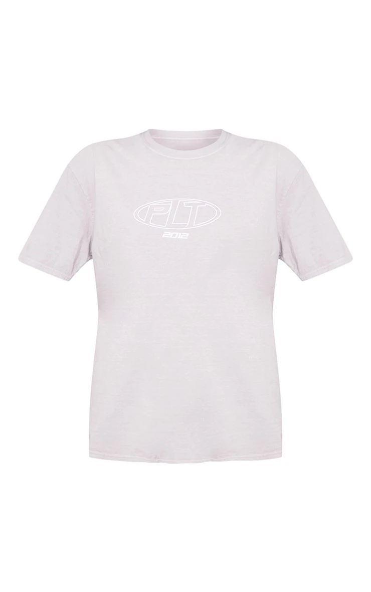 PRETTYLITTLETHING Stone Washed Badge Print T Shirt - Image 5