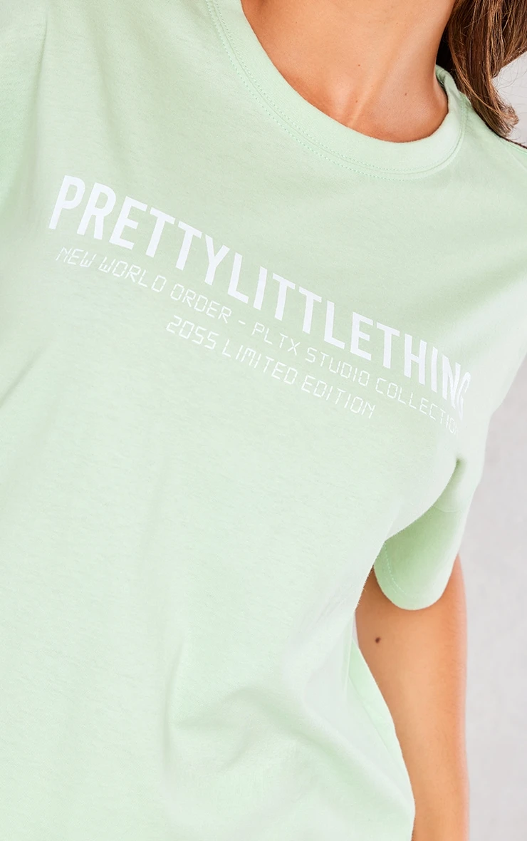 PRETTYLITTLETHING Green Digital Text Print T-shirt - Image 4
